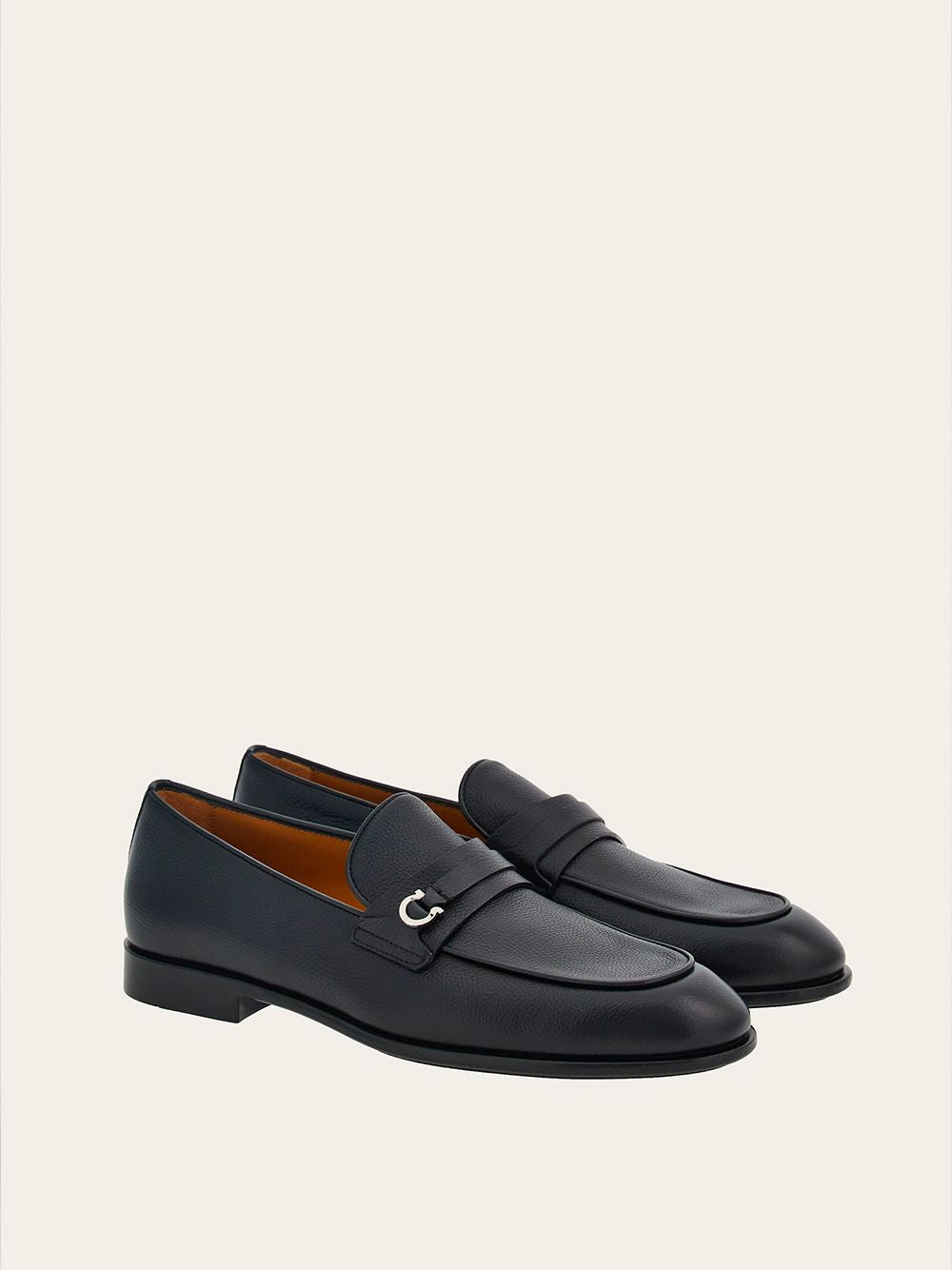 Ferragamo Classic Plain Toe Moccasin Loafers - Fall 2024 - Banlieue91 -