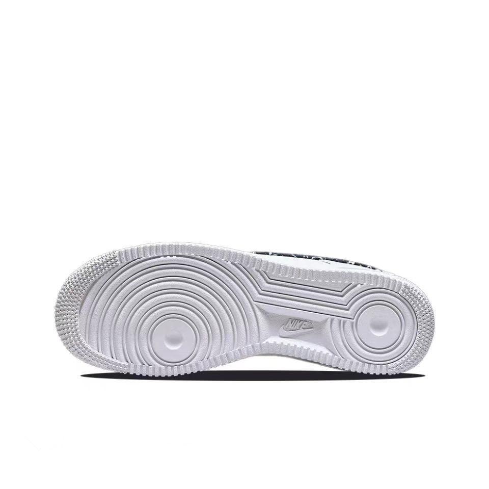 Nike Air Force 1 'Essential White Black Paisley' - Banlieue91