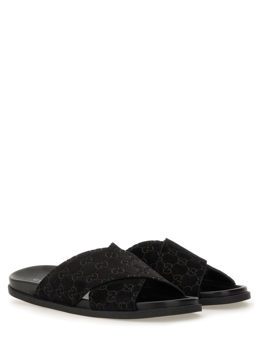 GUCCI Men's Sandal Slider with Iconic GG Pattern - Banlieue91 -