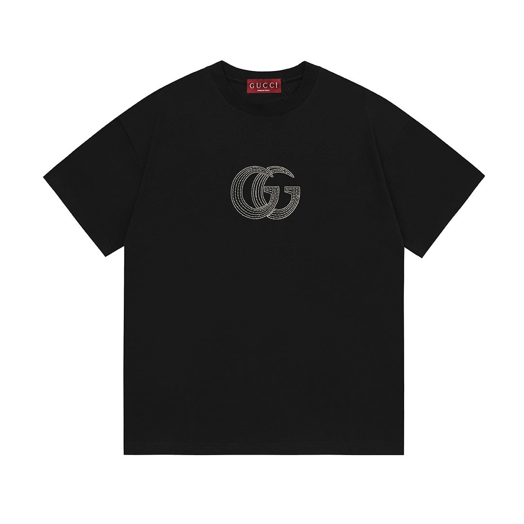 Gucci T-Shirt Without Collar in Black, stylish crew-neck tee made from premium cotton, featuring iconic Gucci logo, perfect for casual outfits and everyday wear.