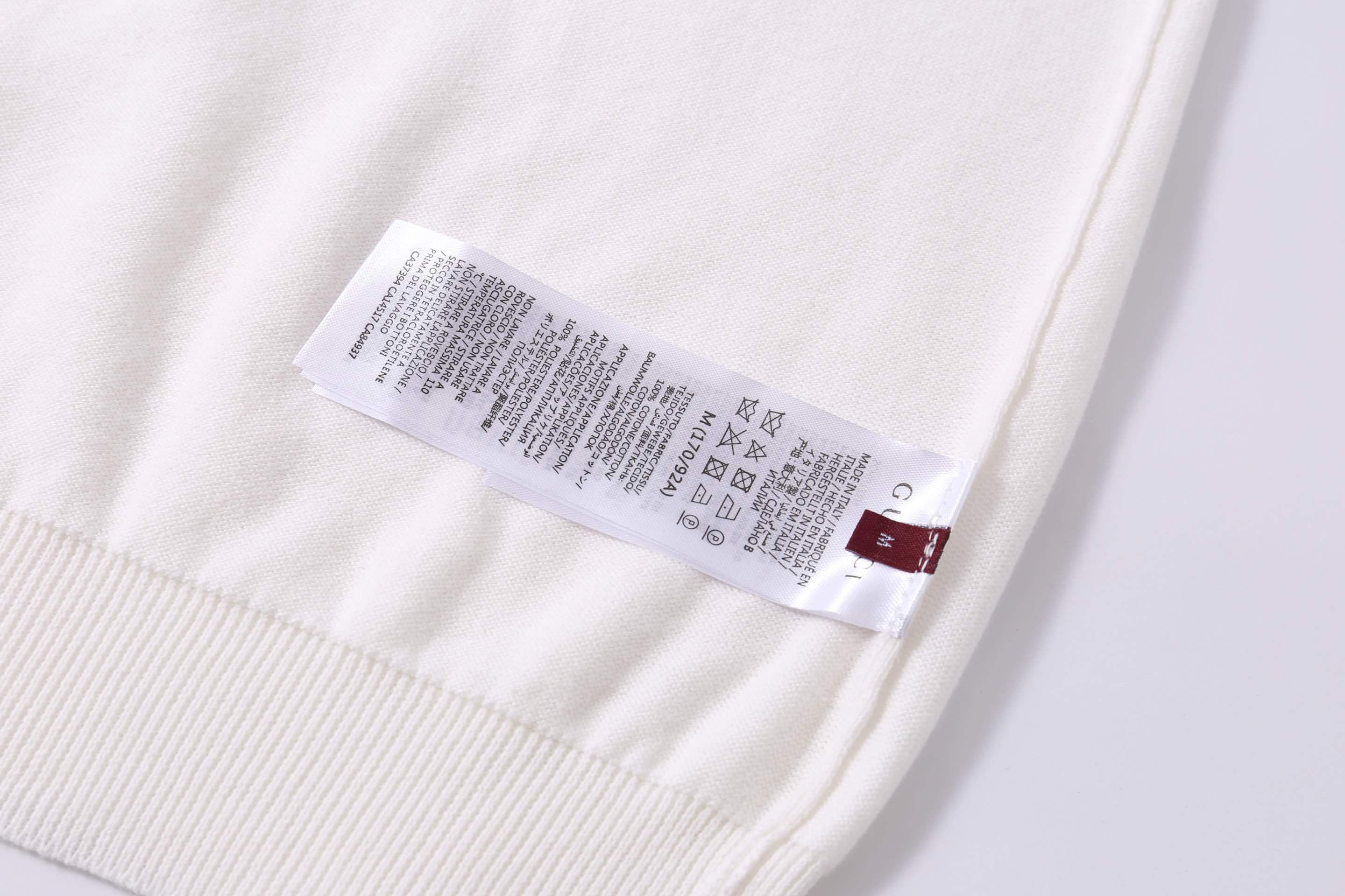 Gucci T-shirt with a collar, a premium cotton tee blend of casual and luxury fashion, featuring a sleek collar design and subtle branding for sophisticated style.