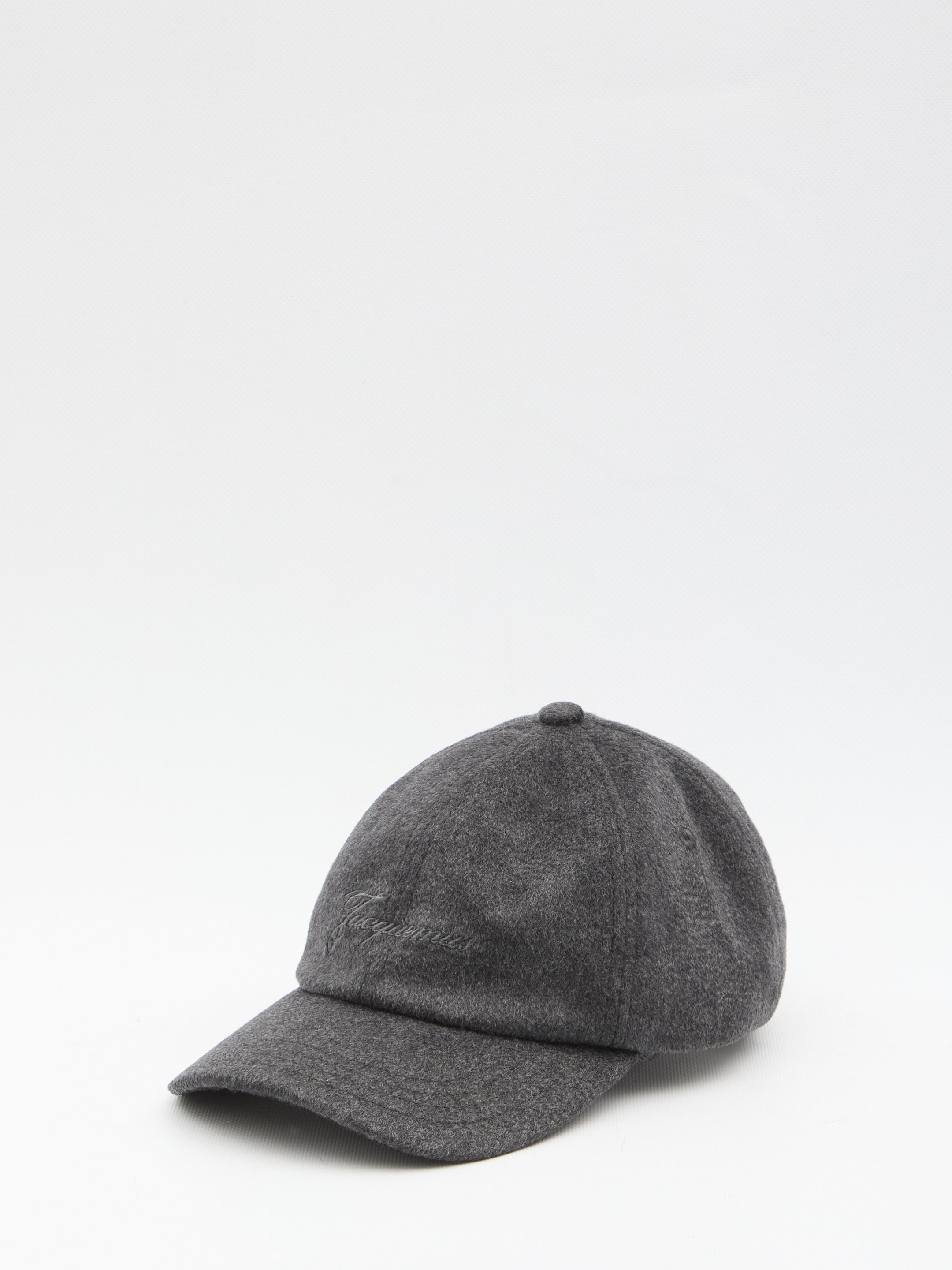 JACQUEMUS The Essential Cap - Banlieue91 -