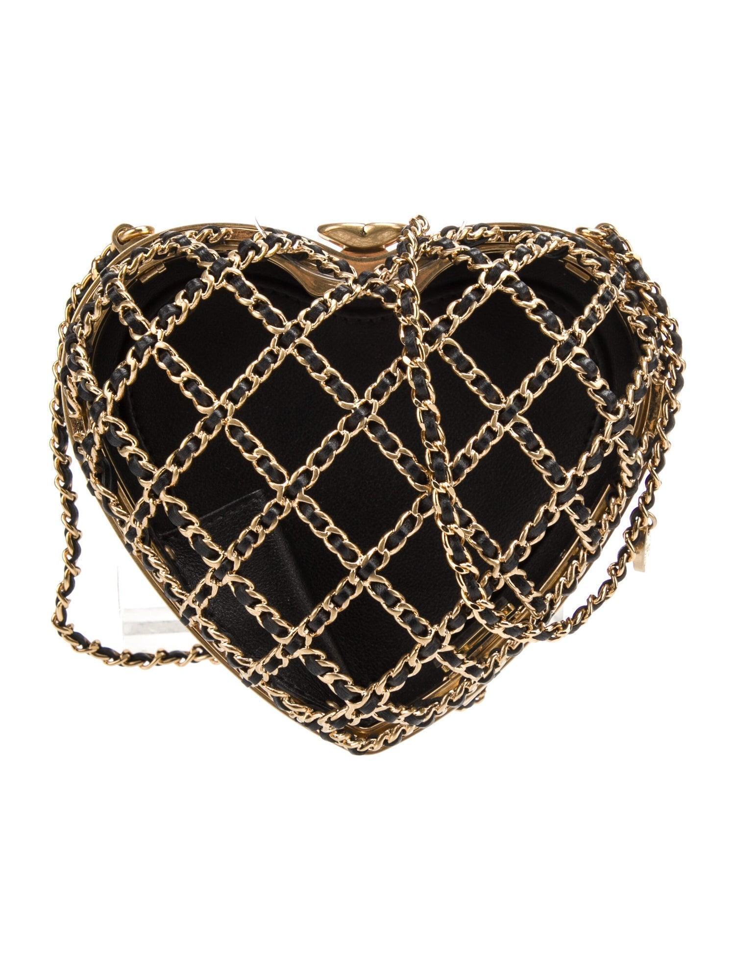 Chanel 2023 CC Heart Minaudiere Bag - Banlieue91