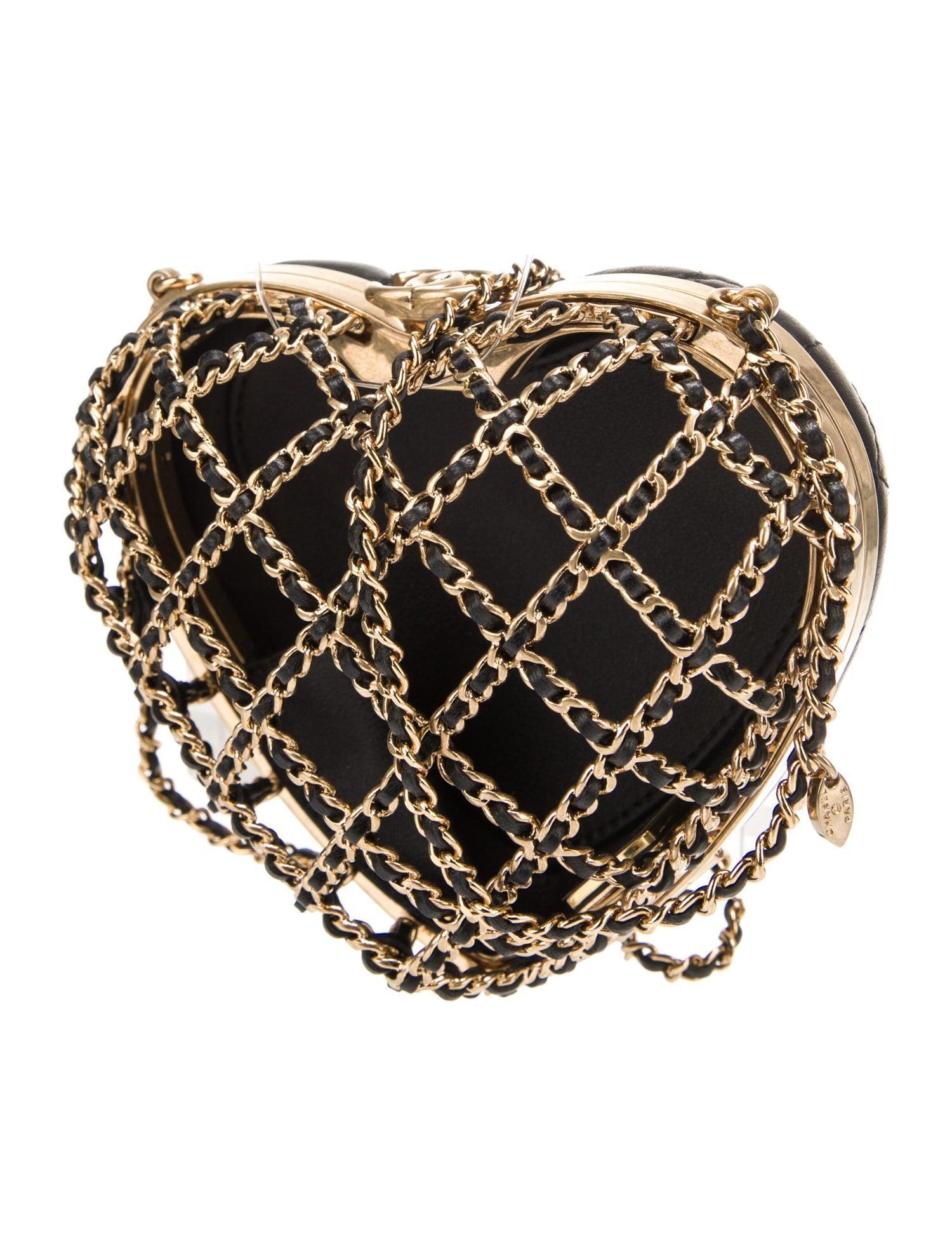 Chanel 2023 CC Heart Minaudiere Bag - Banlieue91