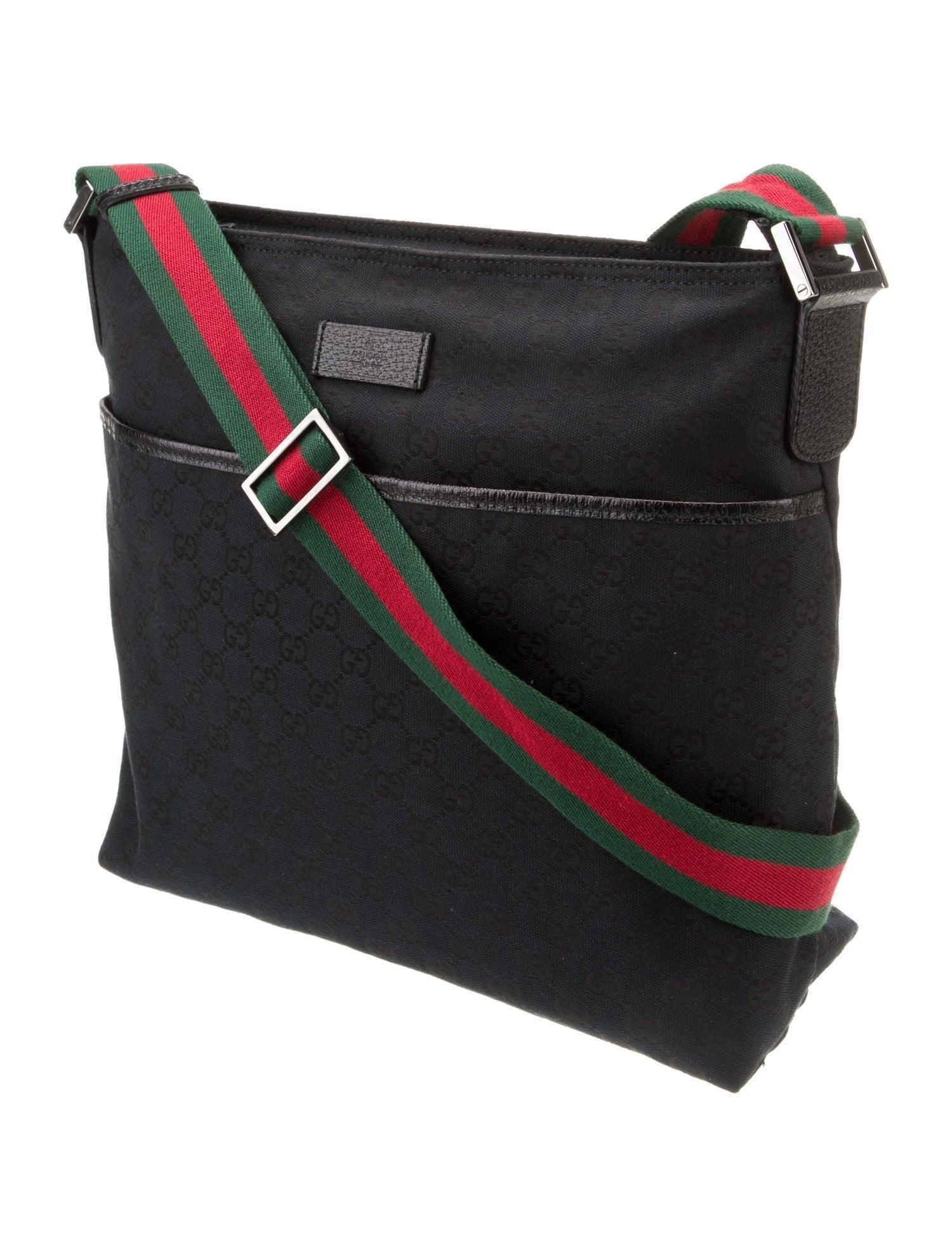 Gucci GG Canvas Messenger Bag - Banlieue91