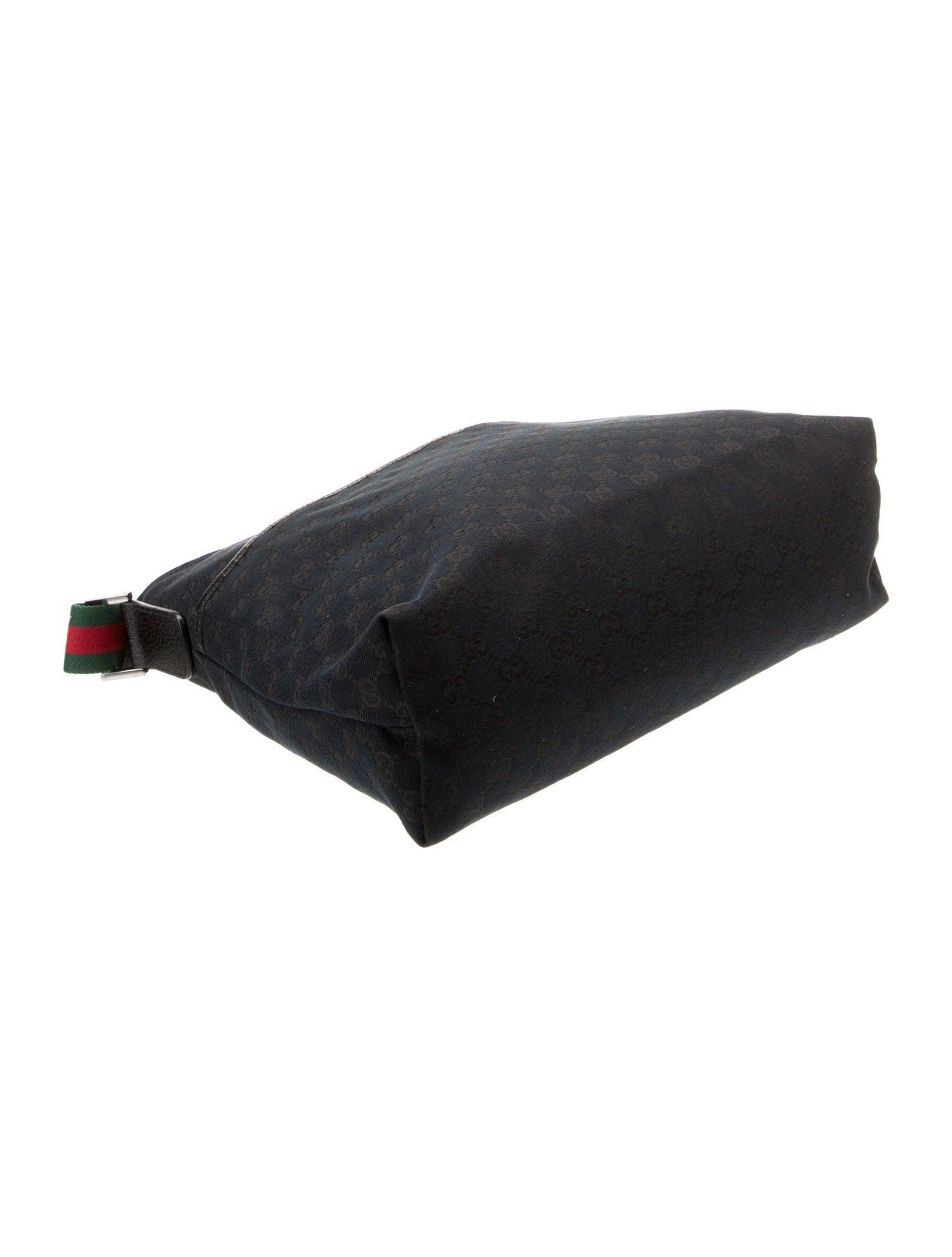 Gucci GG Canvas Messenger Bag - Banlieue91
