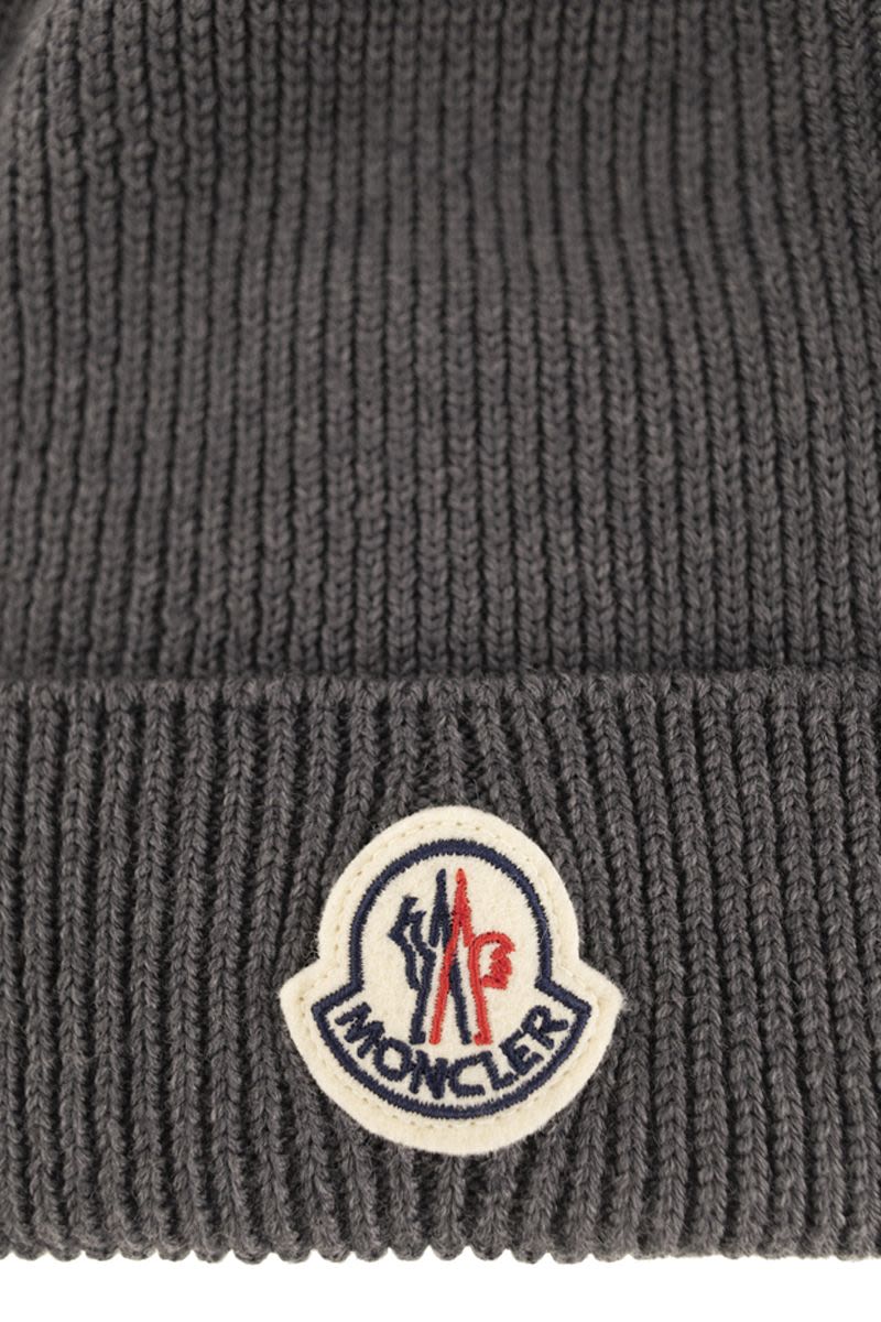 MONCLER Ribbed Virgin Wool Beanie for Men - Banlieue91 -