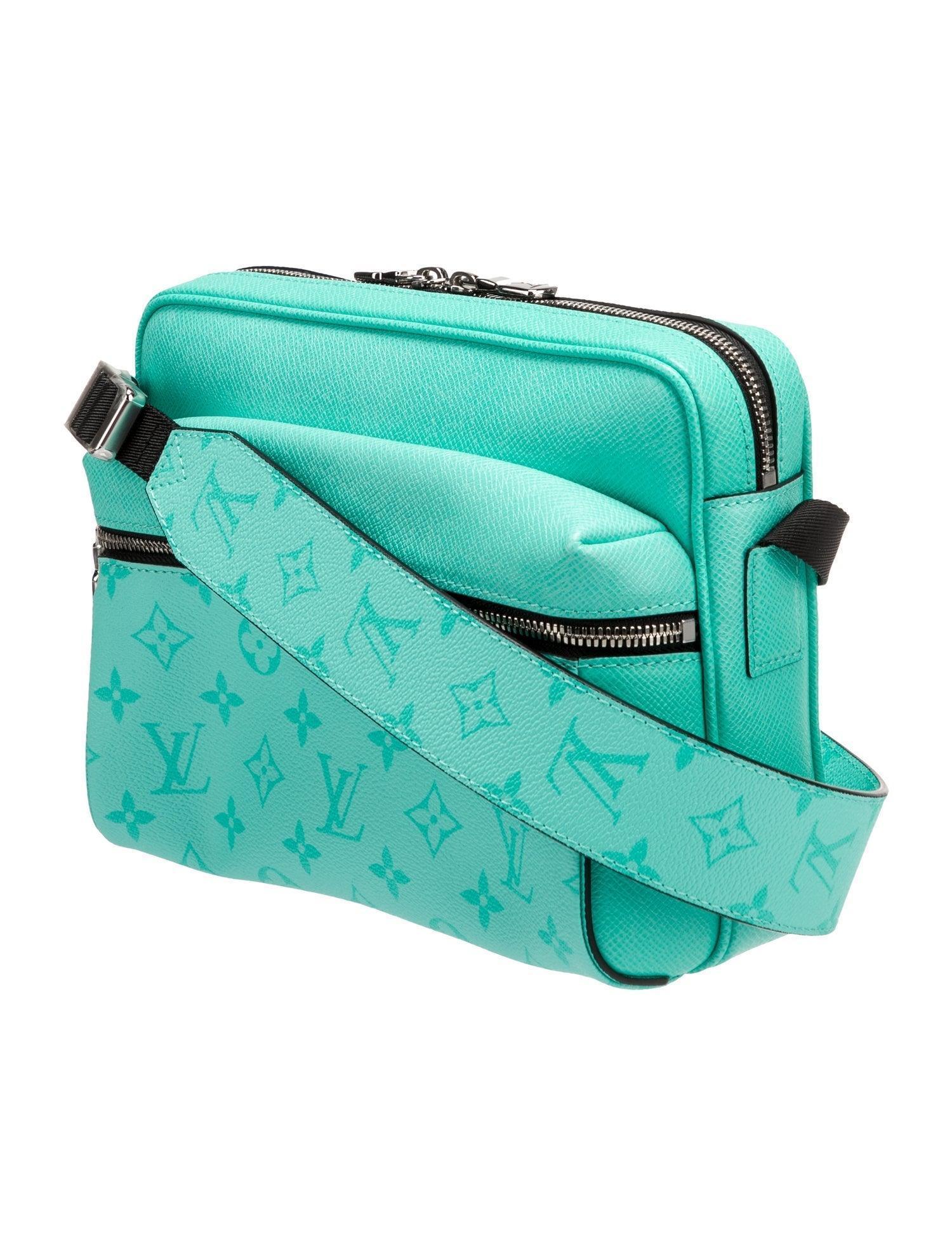 Louis Vuitton Monogram Taïgarama Outdoor Messenger Bag - Banlieue91