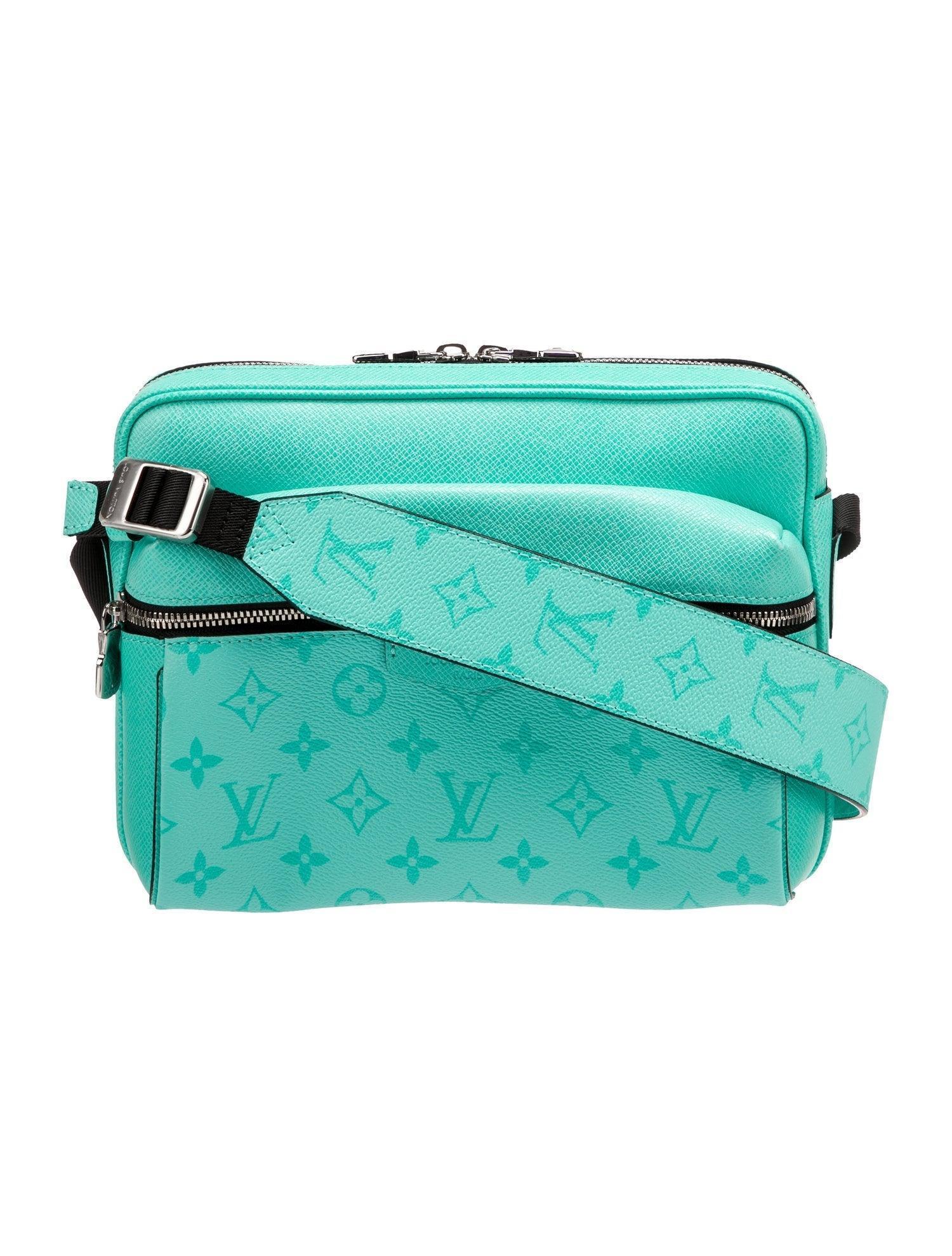 Louis Vuitton Monogram Taïgarama Outdoor Messenger Bag - Banlieue91