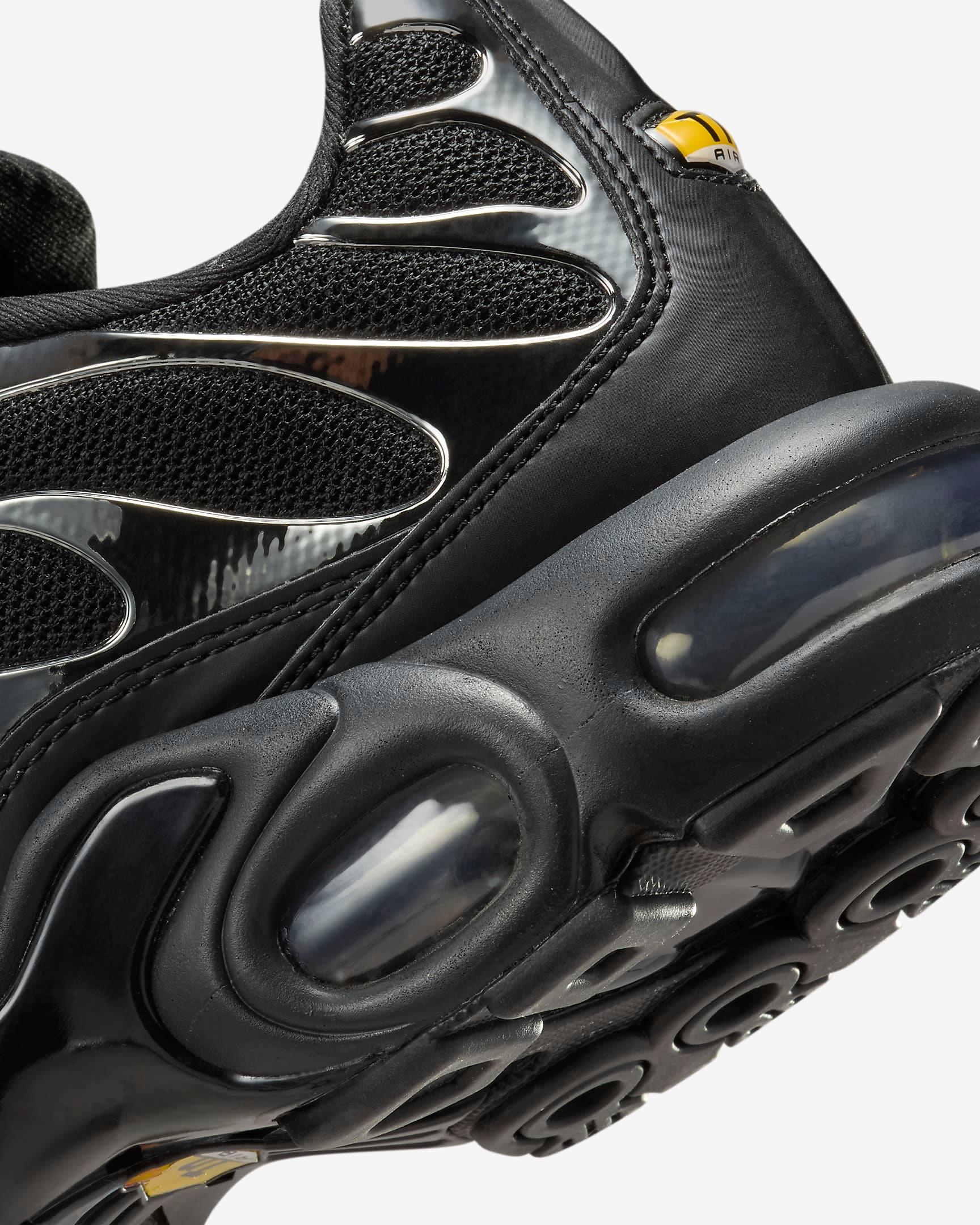 Nike Air Max Plus SE 'Black Chrome' - Banlieue91