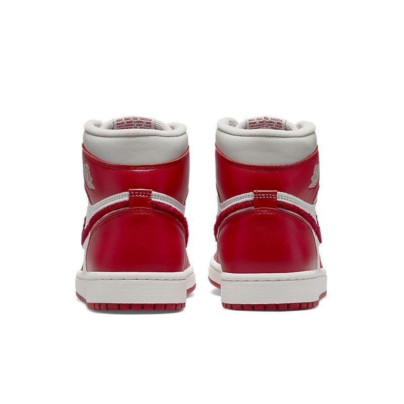 Air Jordan 1 High 'Varsity Red' | Banlieue91
