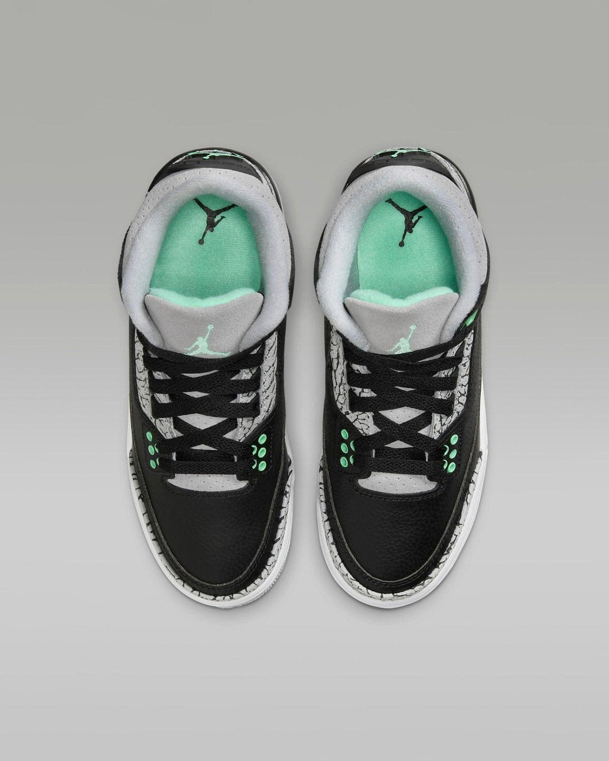 Air Jordan 3 Retro "Green Glow" | Banlieue91