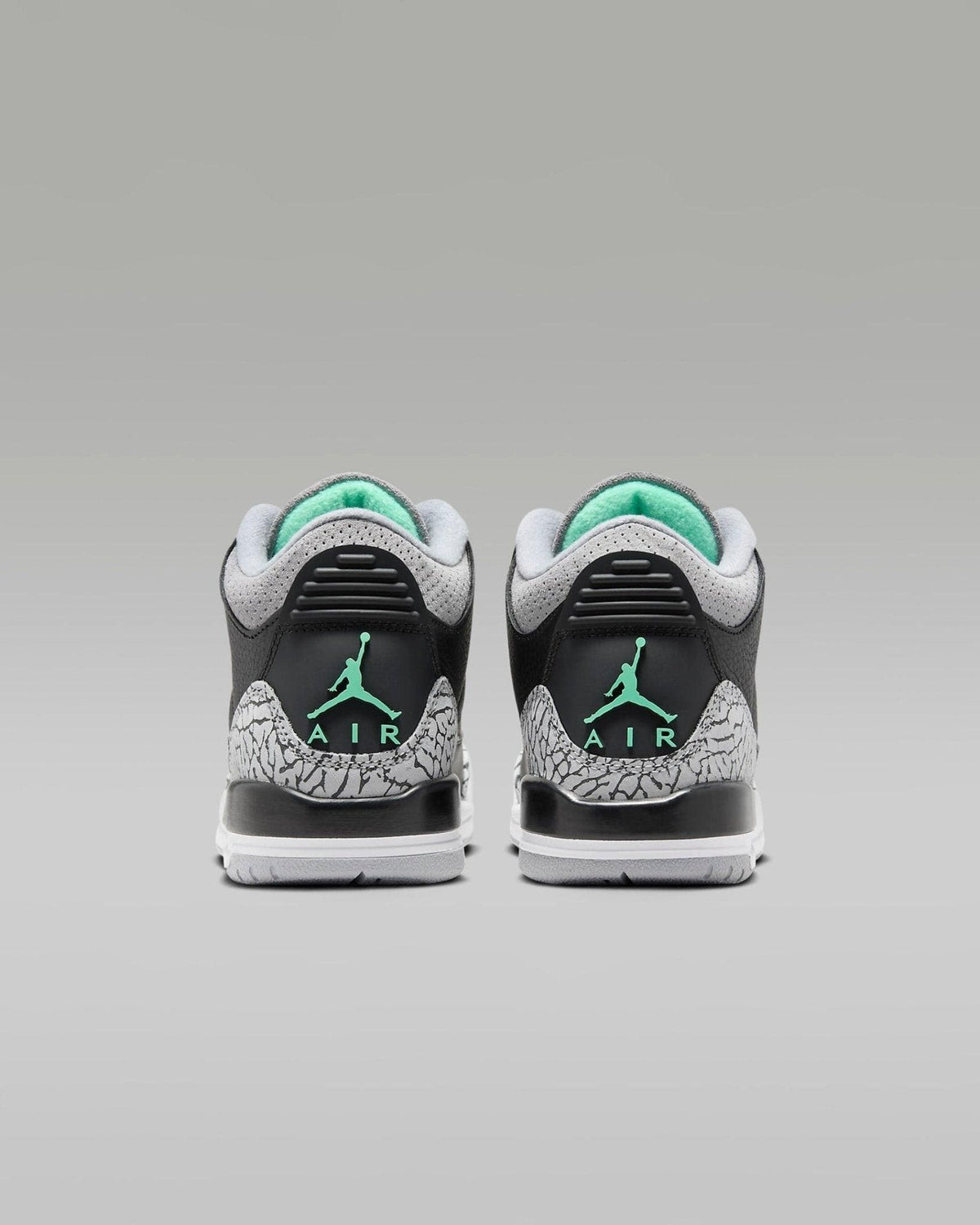 Air Jordan 3 Retro "Green Glow" | Banlieue91