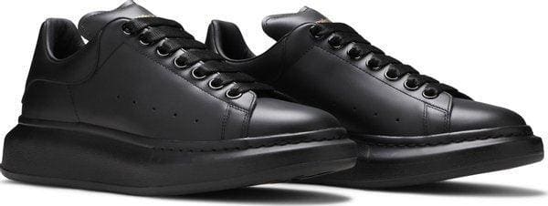 Alexander McQueen Oversized Black Sneakers – Luxury Casual Footwear | Banlieue91