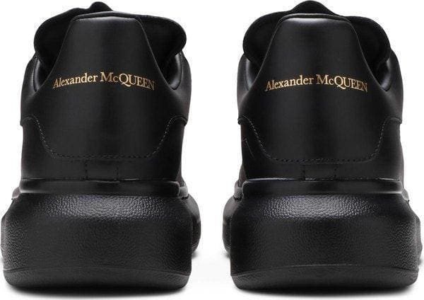 Alexander McQueen Oversized Black Sneakers – Luxury Casual Footwear | Banlieue91