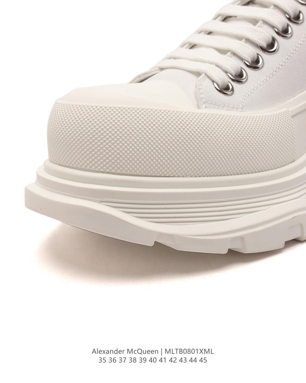 Alexander McQueen Women Tread Slick lace-up Sneakers | Banlieue91