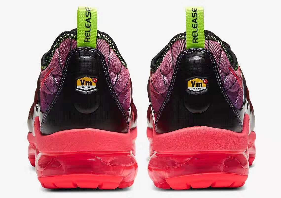 Nike Air VaporMax Plus 'Flight Pack Black Pink' - Banlieue91