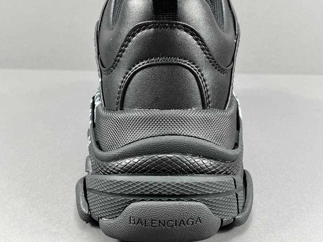 BALENCIAGA TRIPLE S SNEAKER | Banlieue91