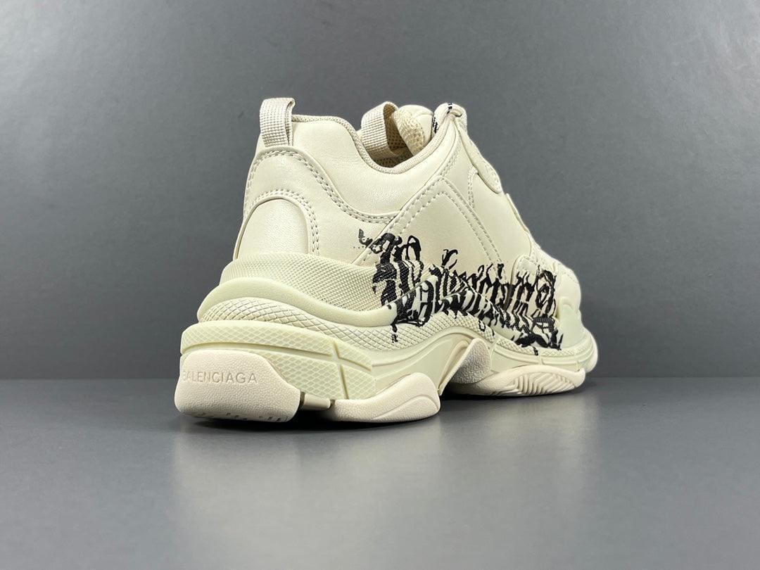 BALENCIAGA TRIPLE S SNEAKER | Banlieue91