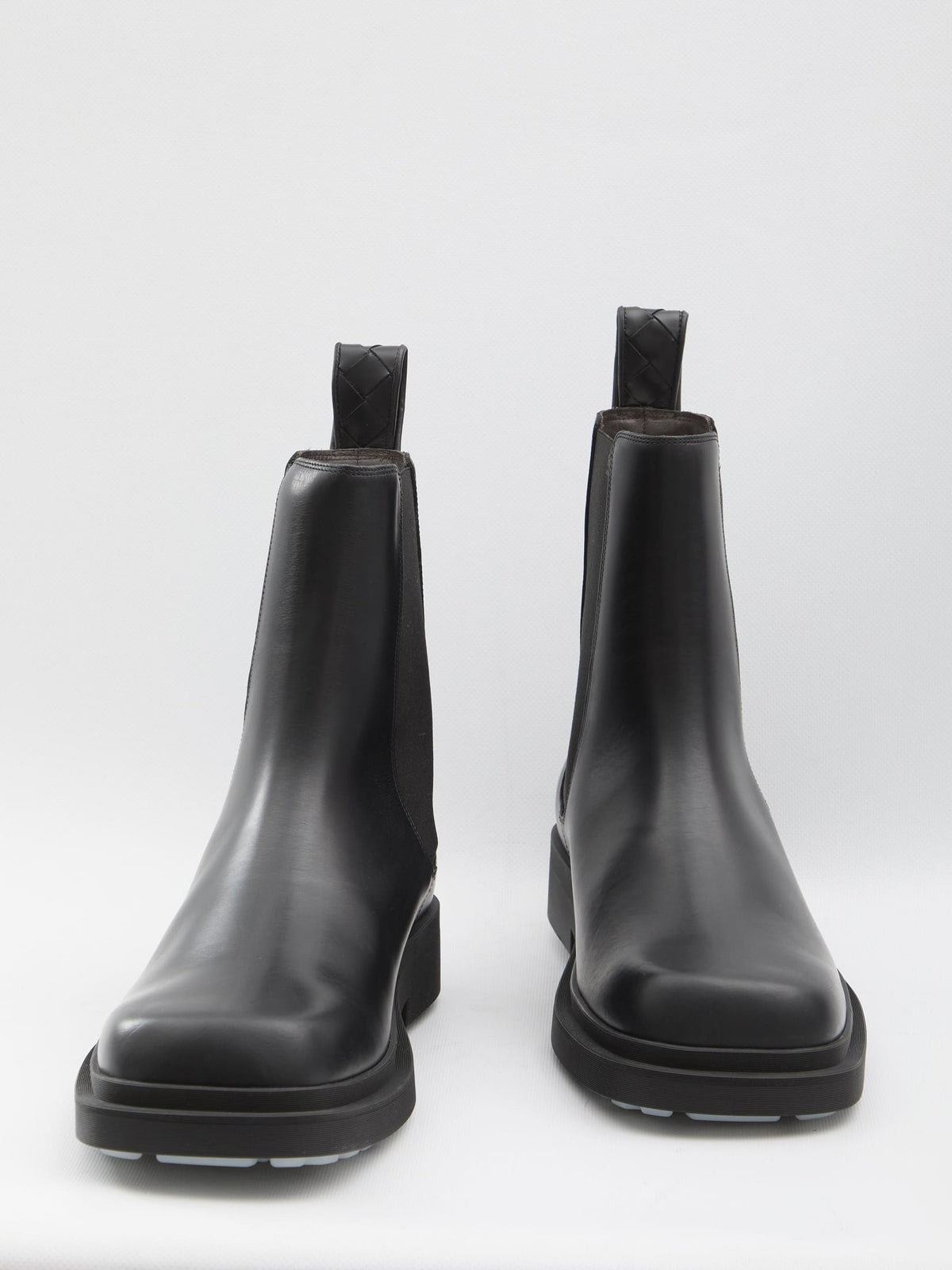 BOTTEGA VENETA Elegant Chelsea Boots for Women | Banlieue91