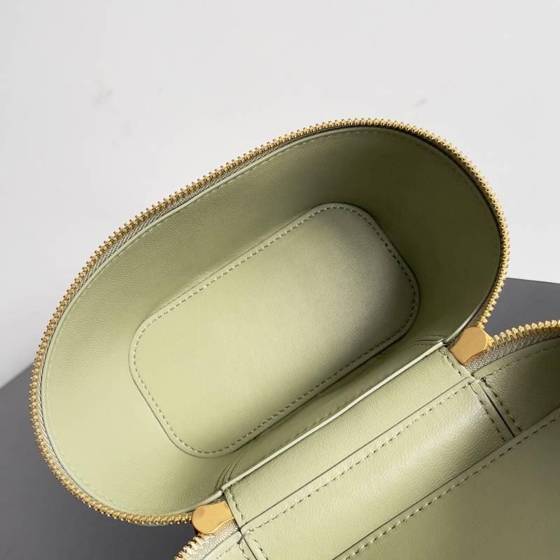Bottega Veneta Small Vanity Case On Strap | Banlieue91