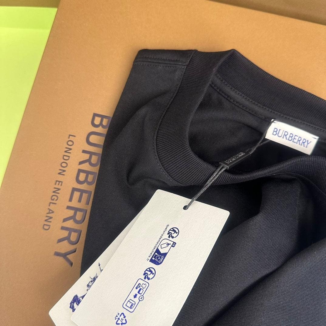 Burberry T-Shirt Without Collar 'Black' | Banlieue91