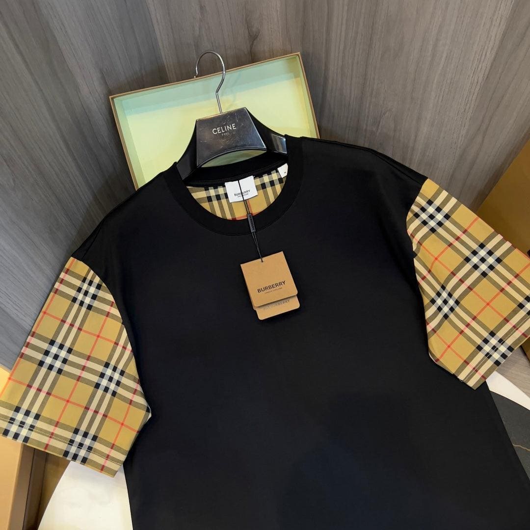 Burberry T-Shirt Without Collar 'Black & Beige' | Banlieue91