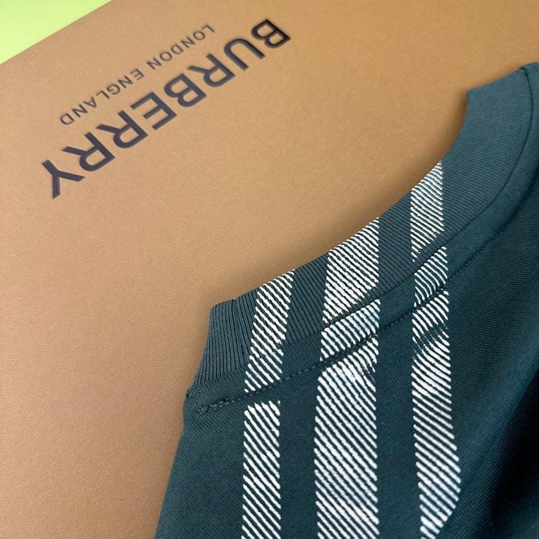 Burberry T-Shirt Without Collar Green | Luxury Cotton Tee | Banlieue91