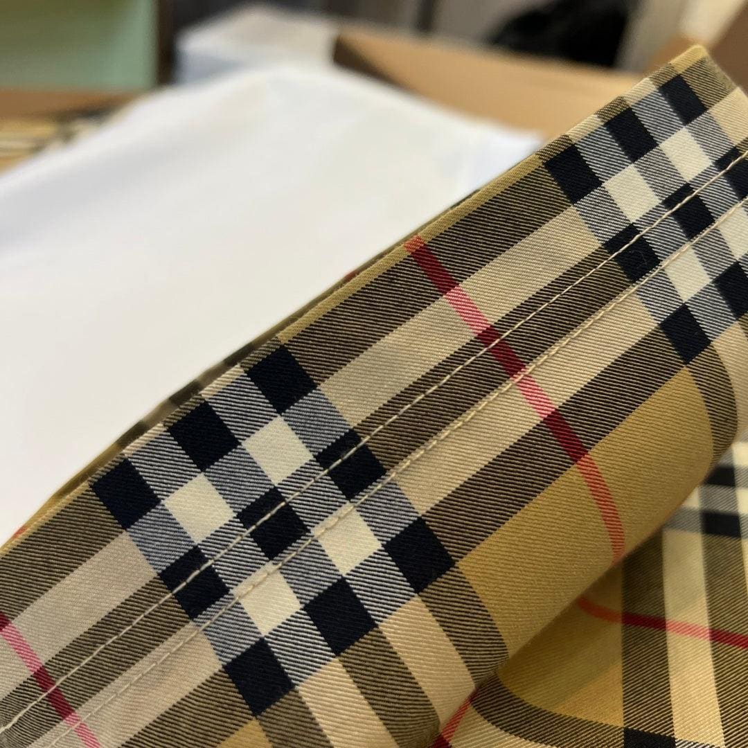 Burberry T-Shirt Without Collar 'White & Beige' | Banlieue91