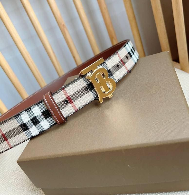 Burberry TB Belt: E-Canvas & Leather Vintage Check Monogram Buckle | Banlieue91
