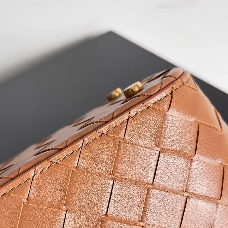 Bottega Veneta Small Vanity Case On Strap - Banlieue91