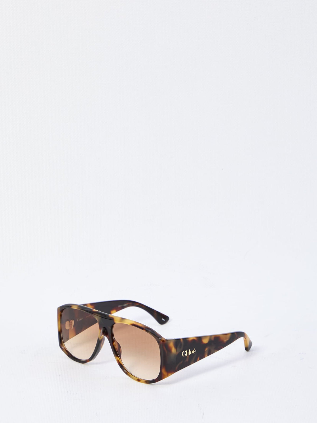 CHLOÉ Chic Women's Sunglasses for Effortless Style | Banlieue91
