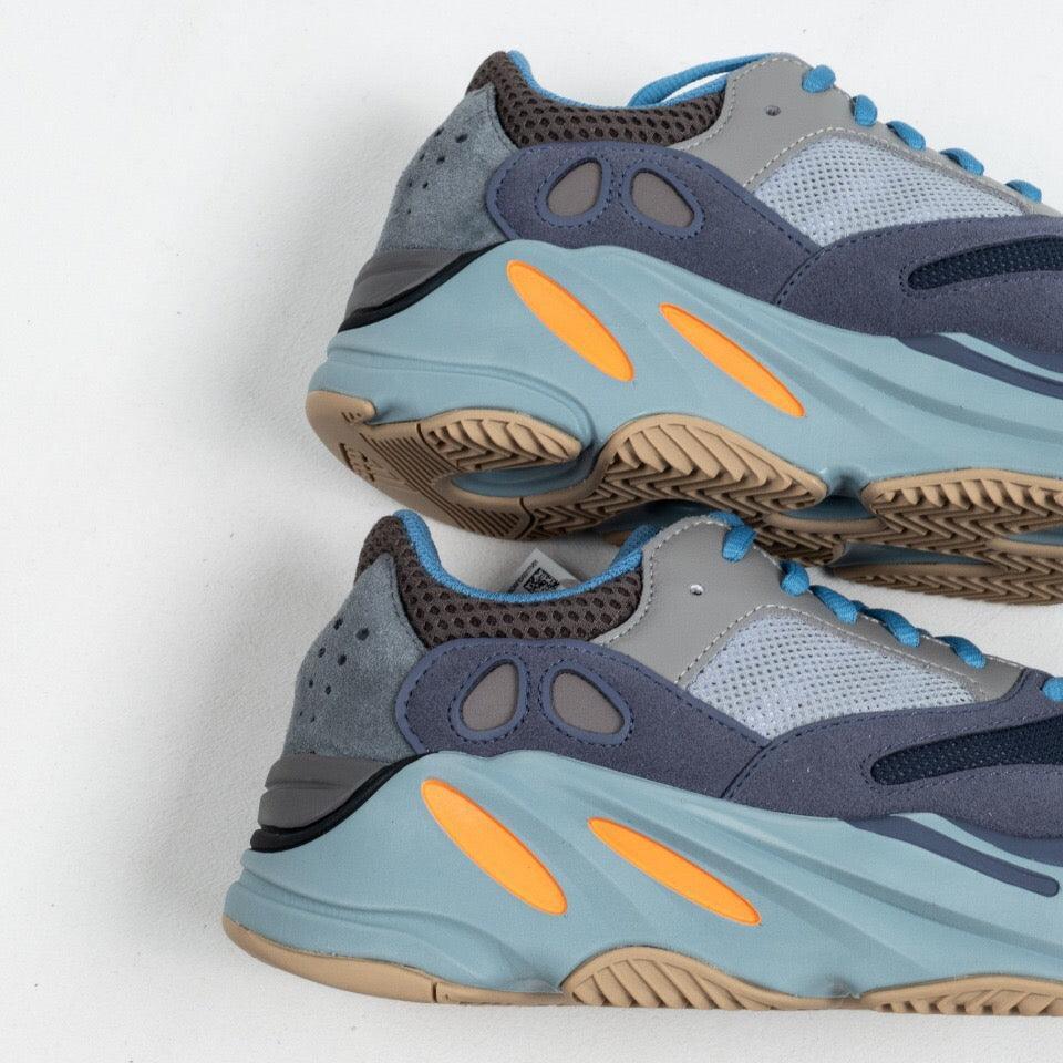 Adidas Yeezy Boost 700 'Carbon Blue' - Banlieue91