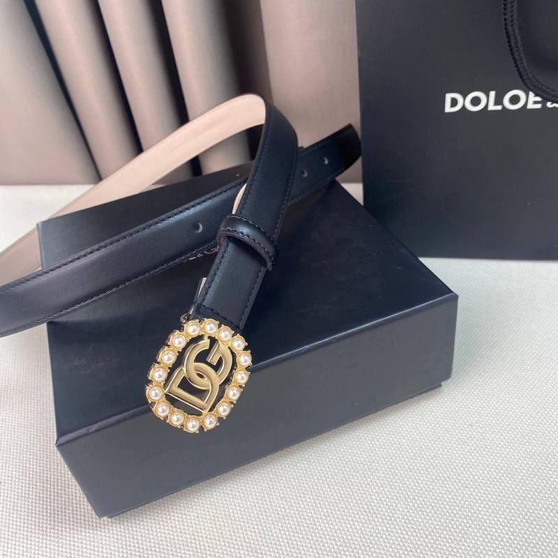 Dolce Gabbana Women Calfskin belt with bejeweled DG logo 'Black' | Banlieue91