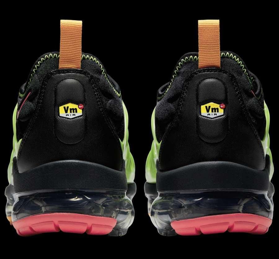 Nike Air VaporMax Plus 'Black Electric Green' - Banlieue91