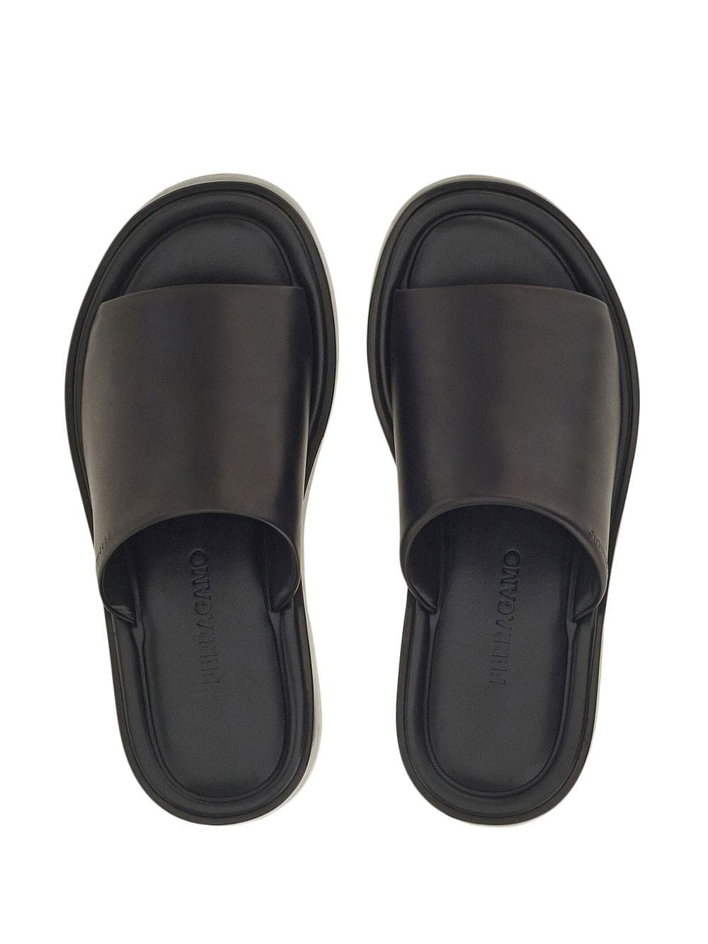 Ferragamo Leather Flat Sandals | Banlieue91