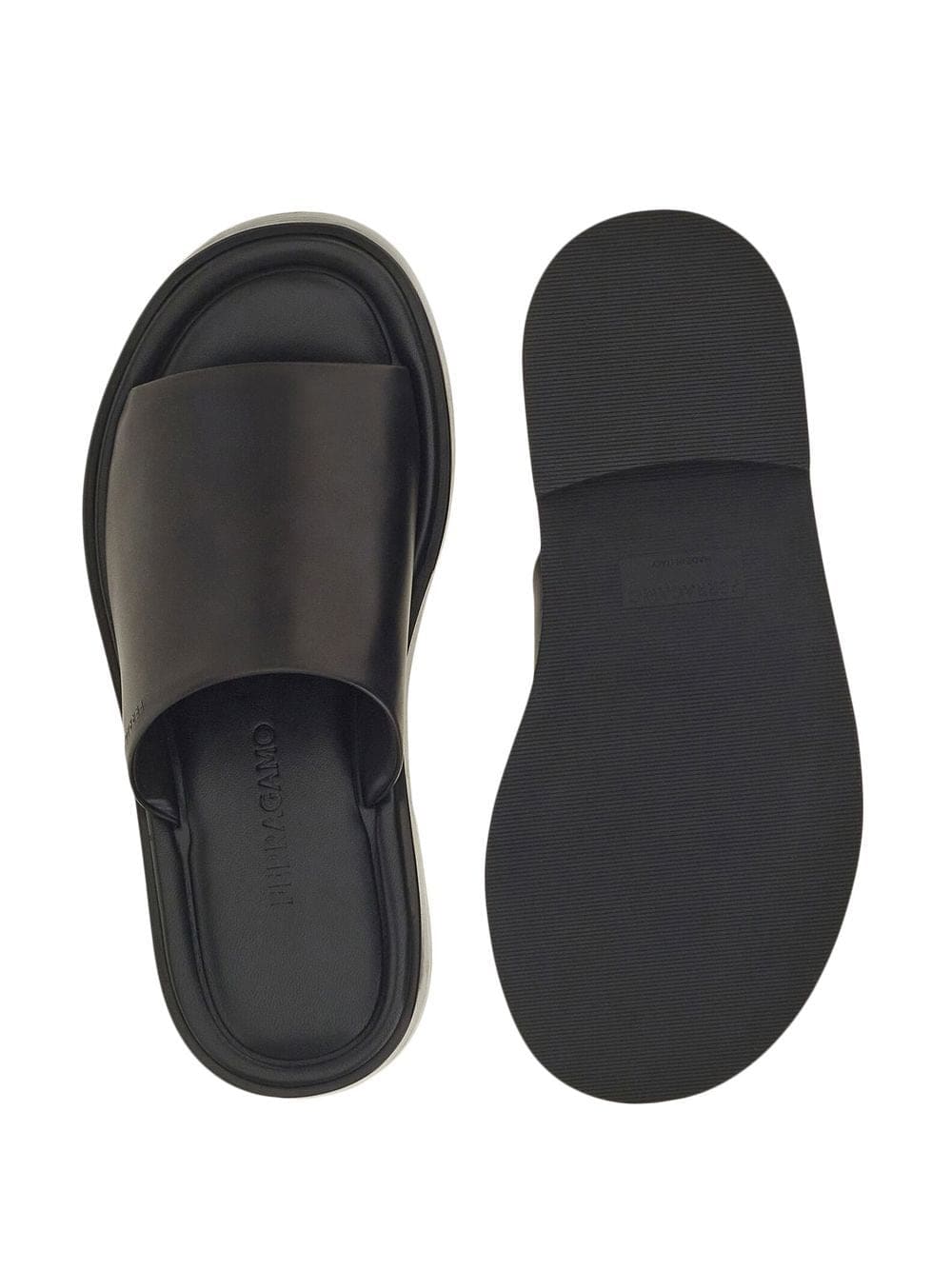 Ferragamo Leather Flat Sandals | Banlieue91