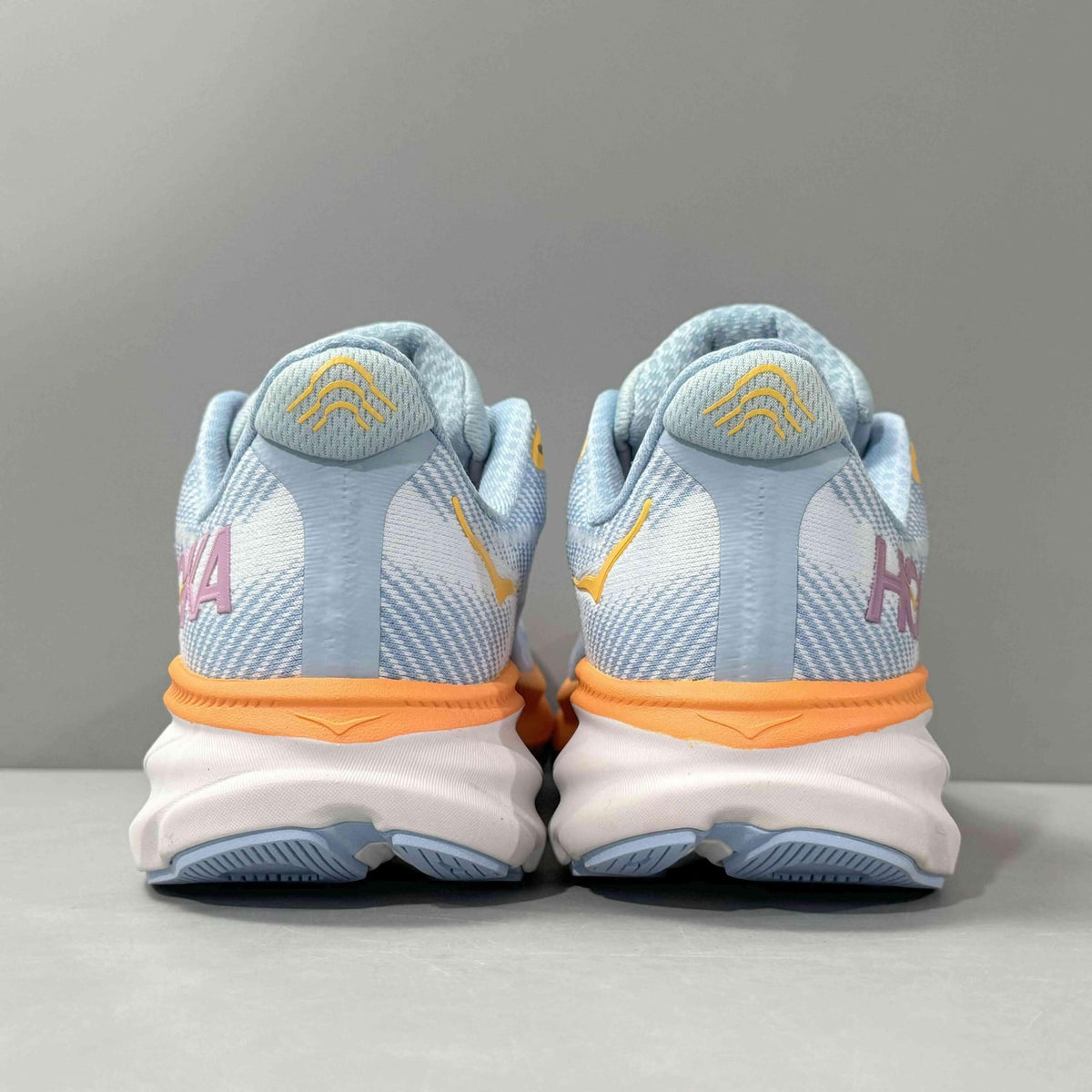 Hoka One One Clifton 9 'Airy Blue' | Banlieue91
