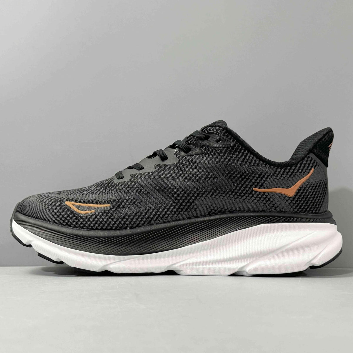 Hoka One One Clifton 9 'Black Copper' | Banlieue91
