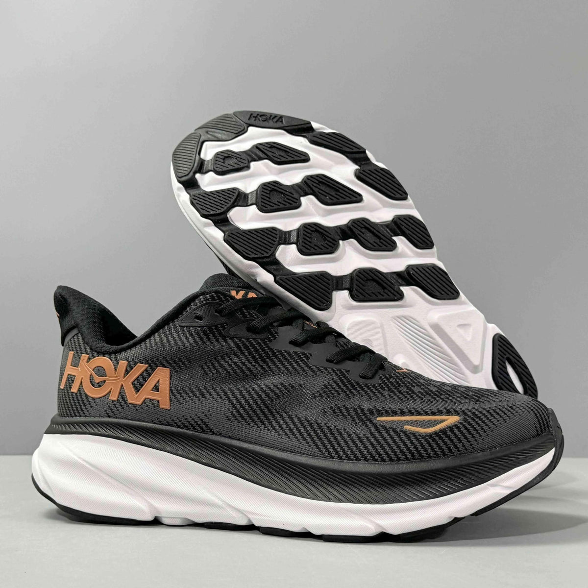 Hoka One One Clifton 9 'Black Copper' | Banlieue91