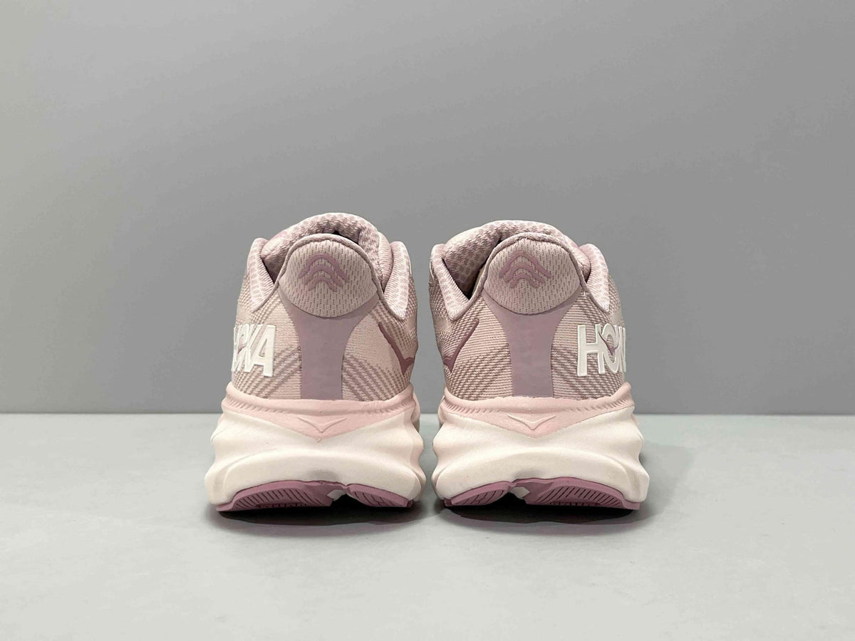 Hoka One One Clifton 9 'Peach Whip' | Banlieue91