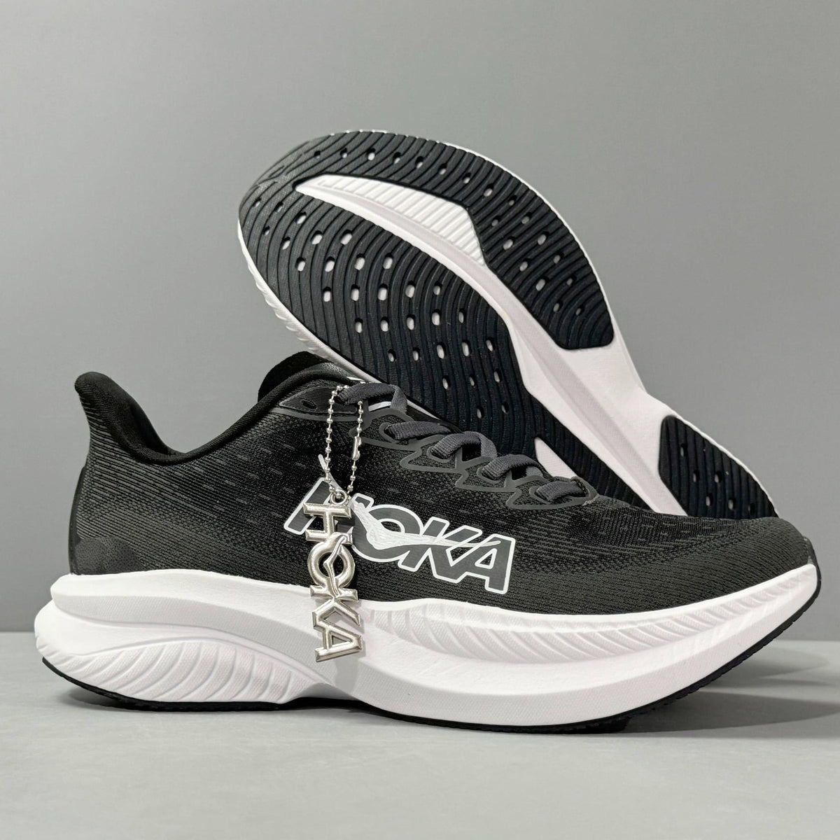 HOKA ONE ONE Mach 6 Wide 'Black White' | Banlieue91