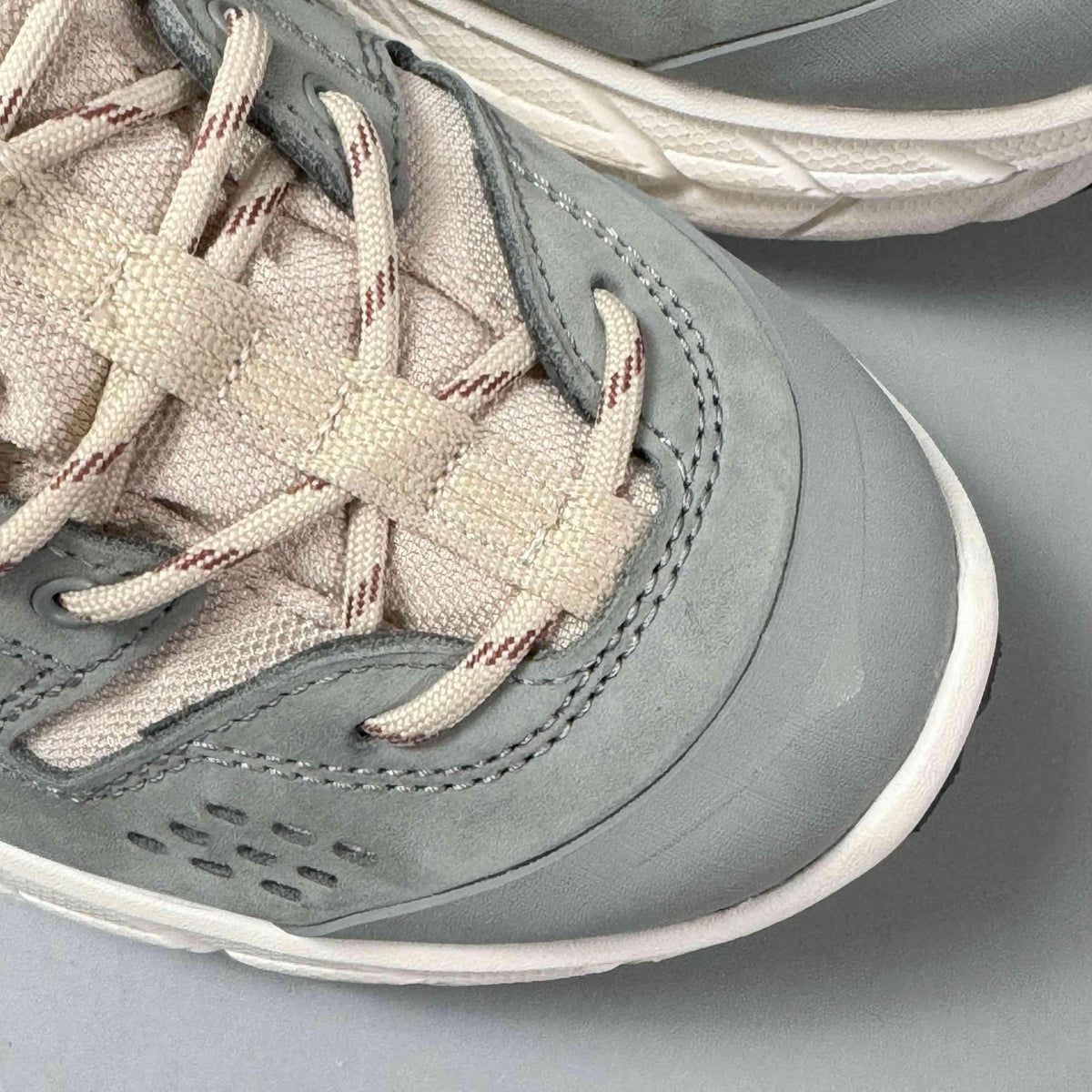 Hoka One One Tor Ultra Lo Limestone Shifting Sand | Banlieue91