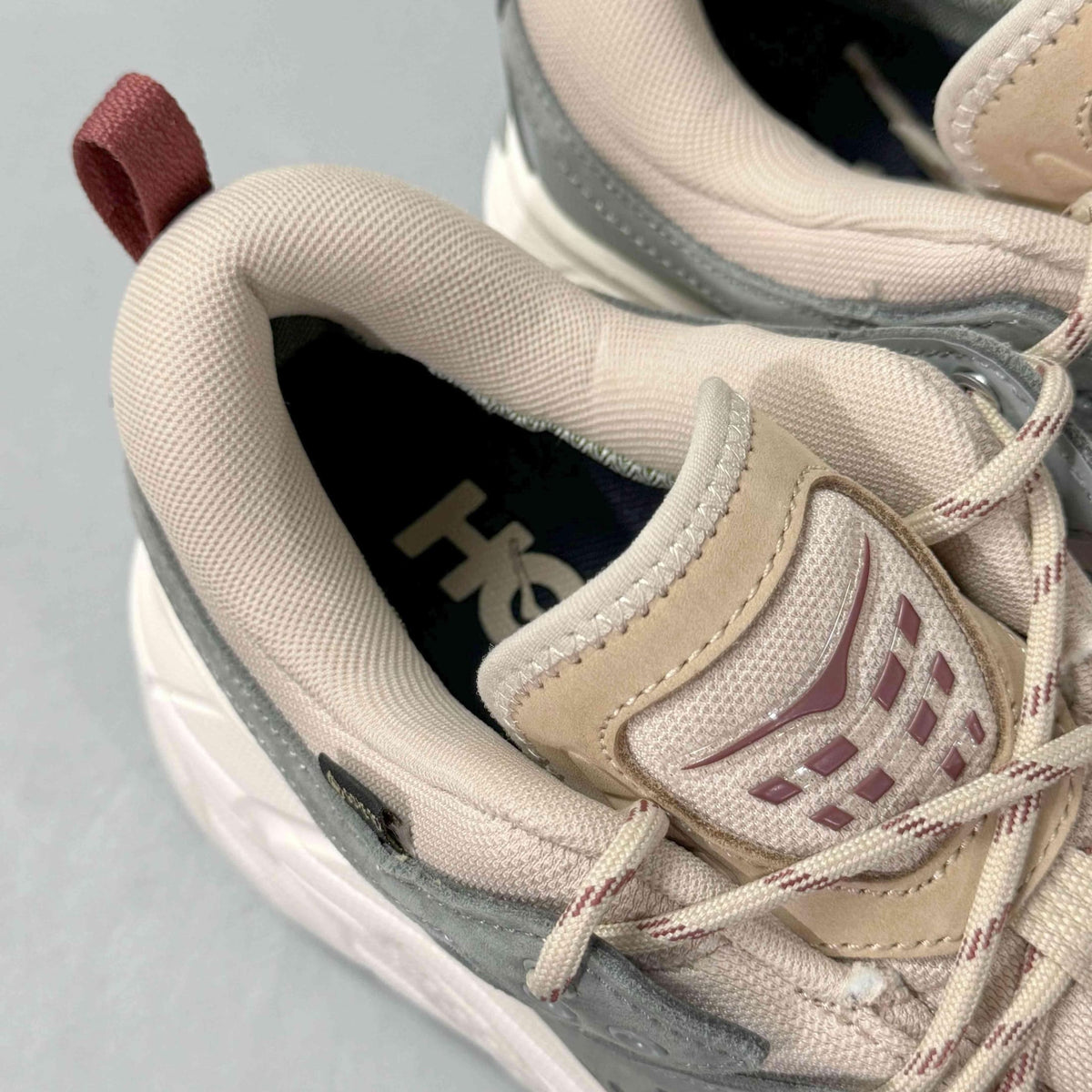 Hoka One One Tor Ultra Lo Limestone Shifting Sand | Banlieue91