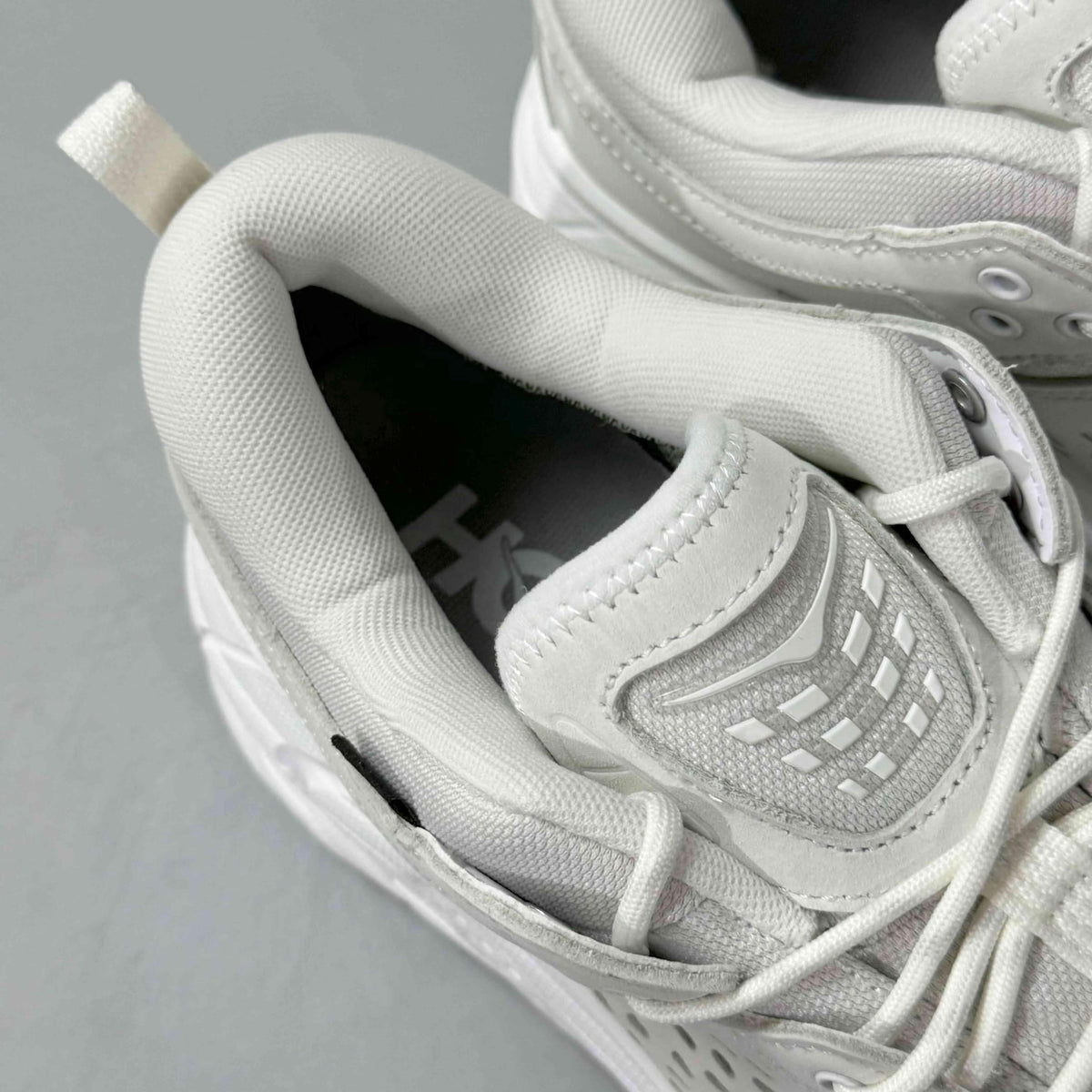 Hoka One One Tor Ultra Low 'White Nimbus Cloud' | Banlieue91