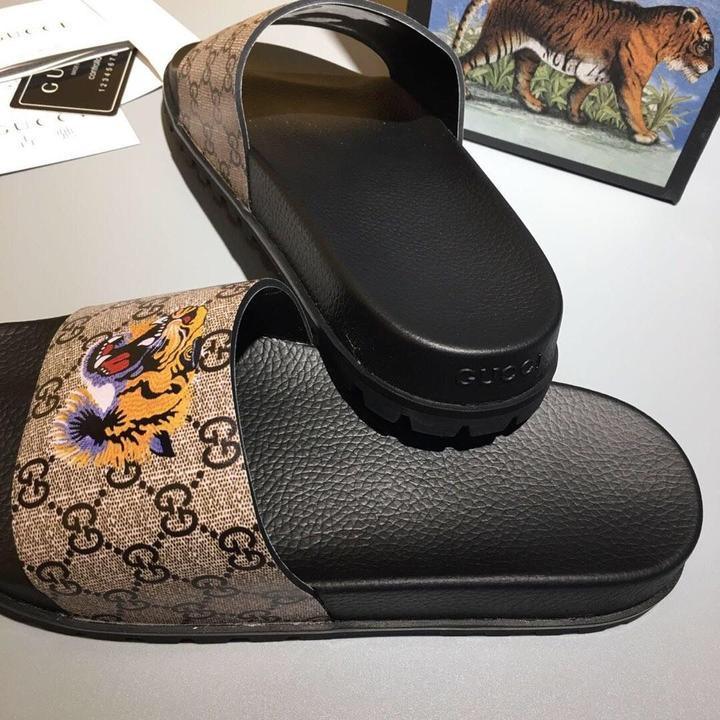 GUCCI Men's Luxurious Leather Slippers - New with Tags & Box - Banlieue91 -