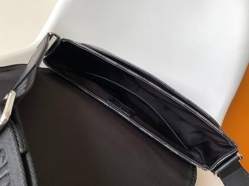Louis Vuitton Damier Graphite District PM NV3 Shoulder Bag Black | Banlieue91
