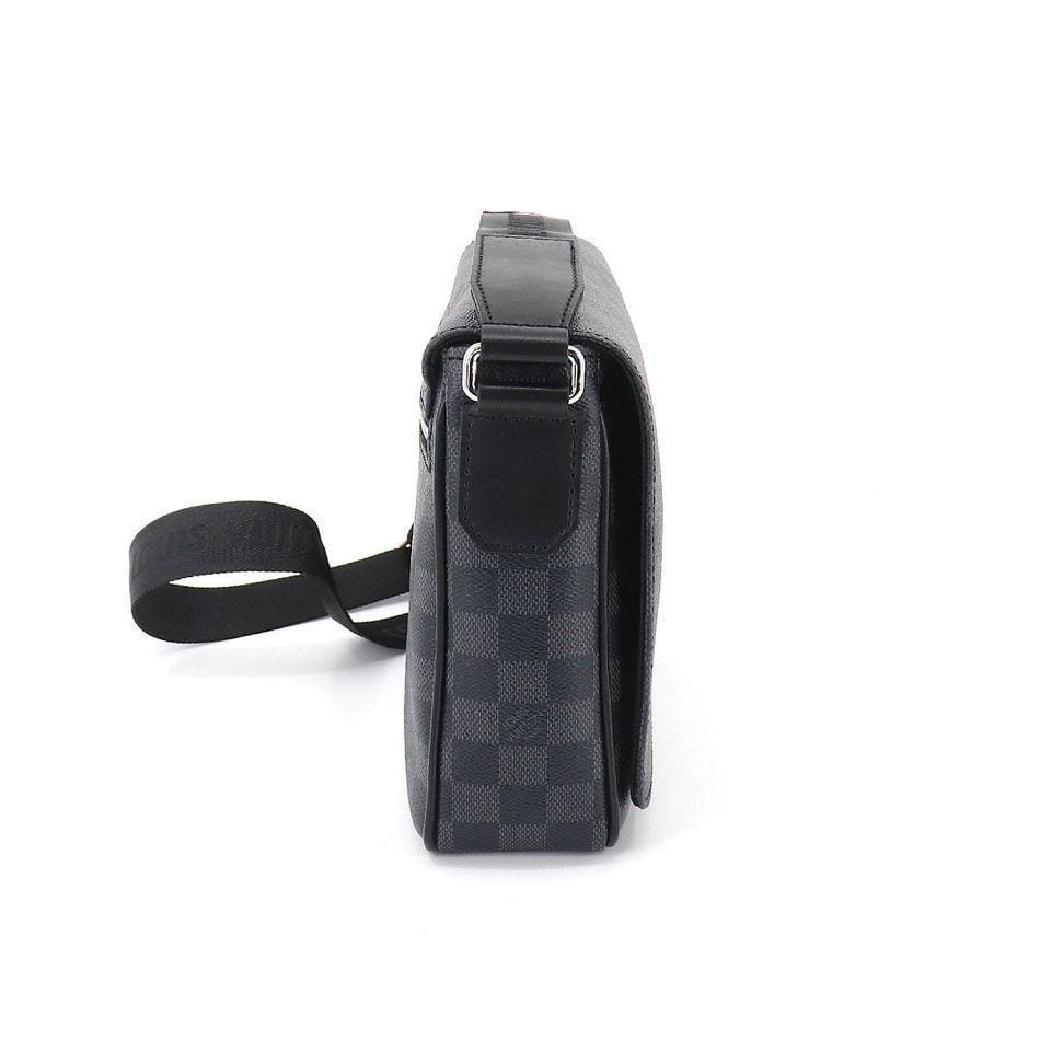 Louis Vuitton Damier Graphite District PM NV3 Shoulder Bag Black | Banlieue91