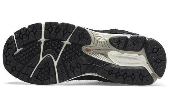 New Balance 2002R Protection Pack Black | Banlieue91