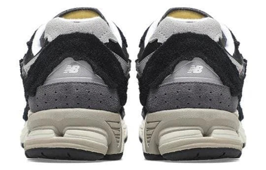 New Balance 2002R Protection Pack Black | Banlieue91